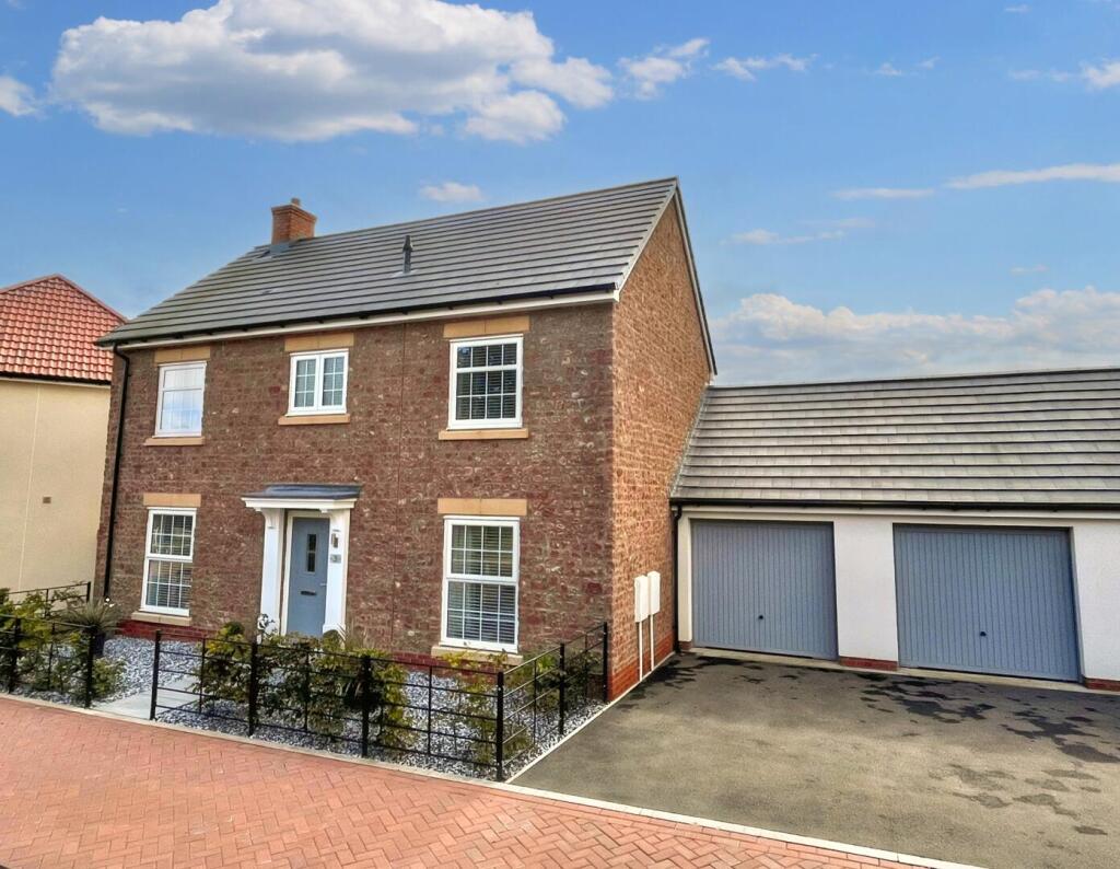 4-bed detached on Dawes Avenue, Watchet, £425,000