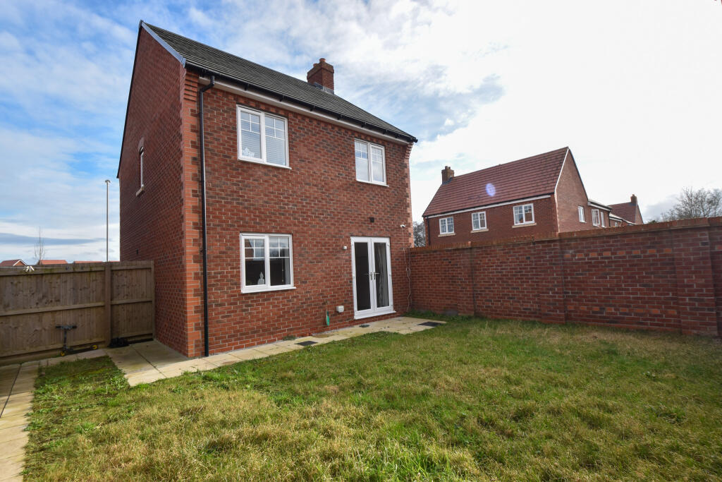 Peregrine Close, Partington, M31 photo 4