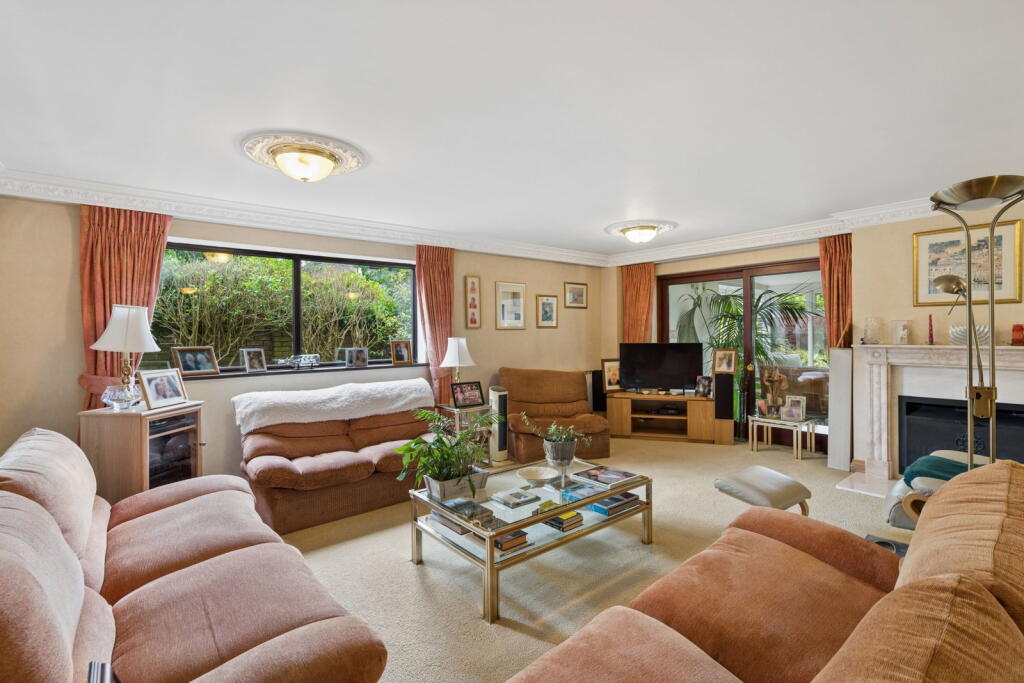 House in Radlett, Battlers Green, Aldenham - View 4