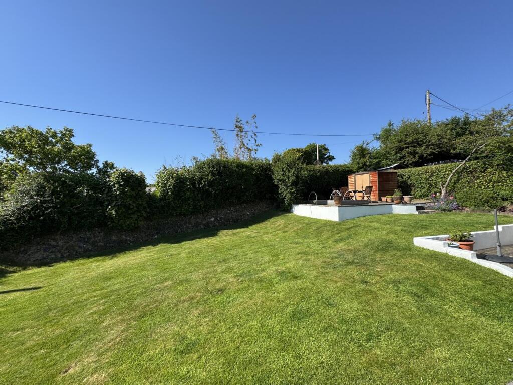 Roseland Crescent, Chacewater, Truro photo 3