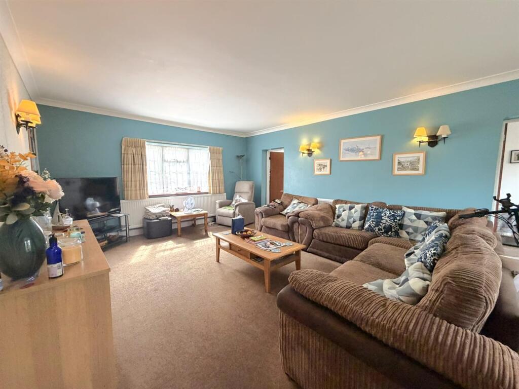 House in Southend-on-Sea - View 4