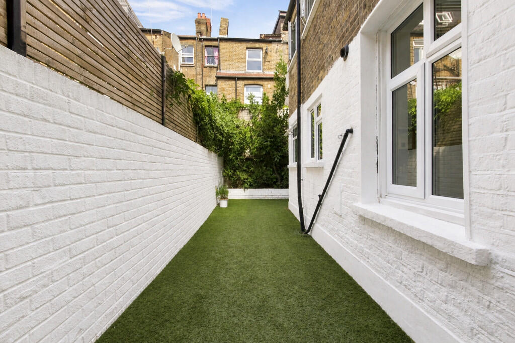 House in London - View 4