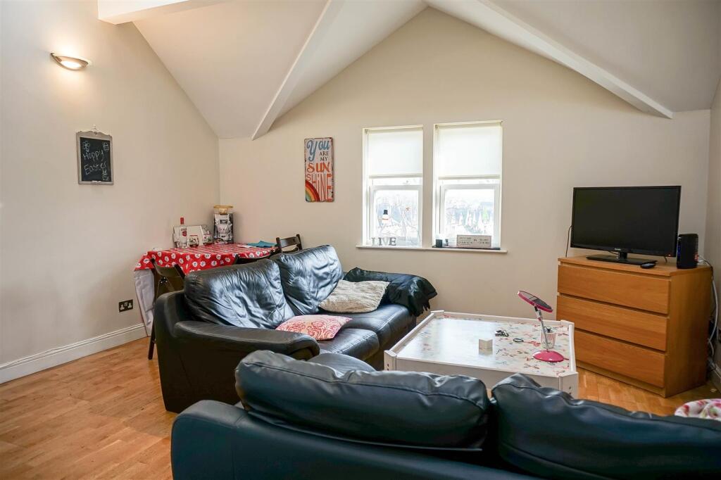 Apartment in Leeds - View 4