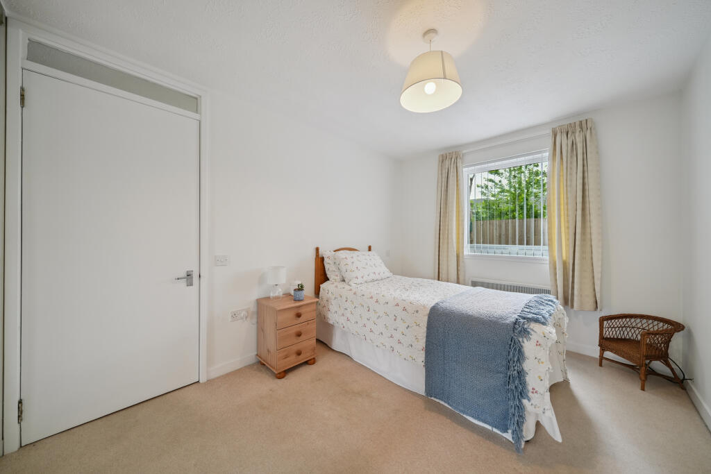 Apartment in Clarkston, Bogton, Netherlee - View 4