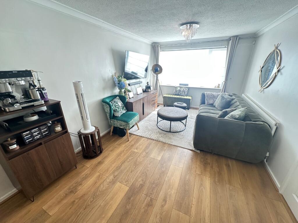 House in Luton - View 2
