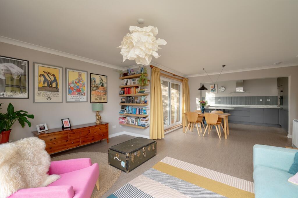 Apartment in Edinburgh, Trinity - View 4