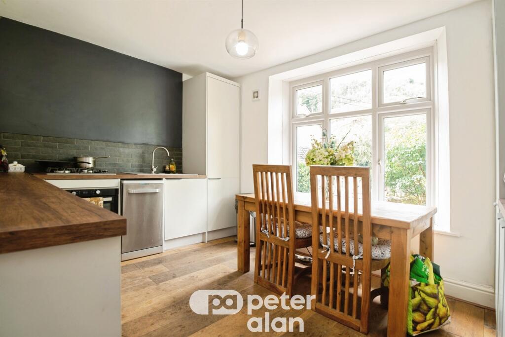 House in Newport - View 5