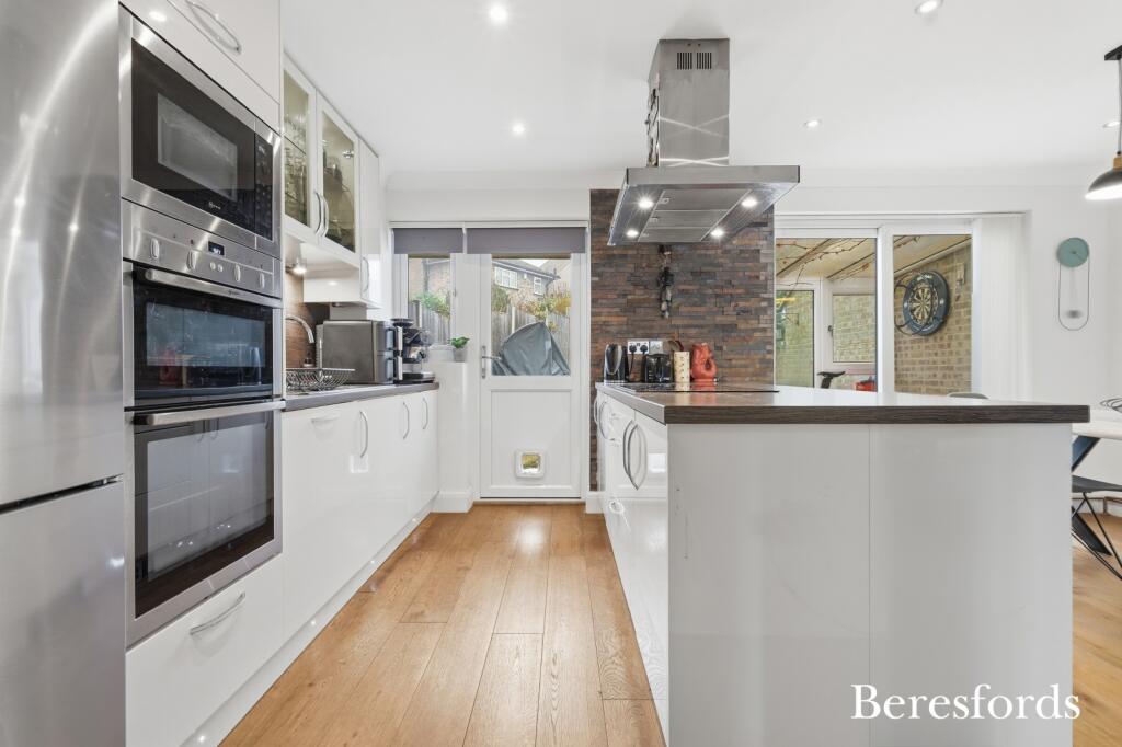 Brocksparkwood, Brentwood, CM13 photo 4