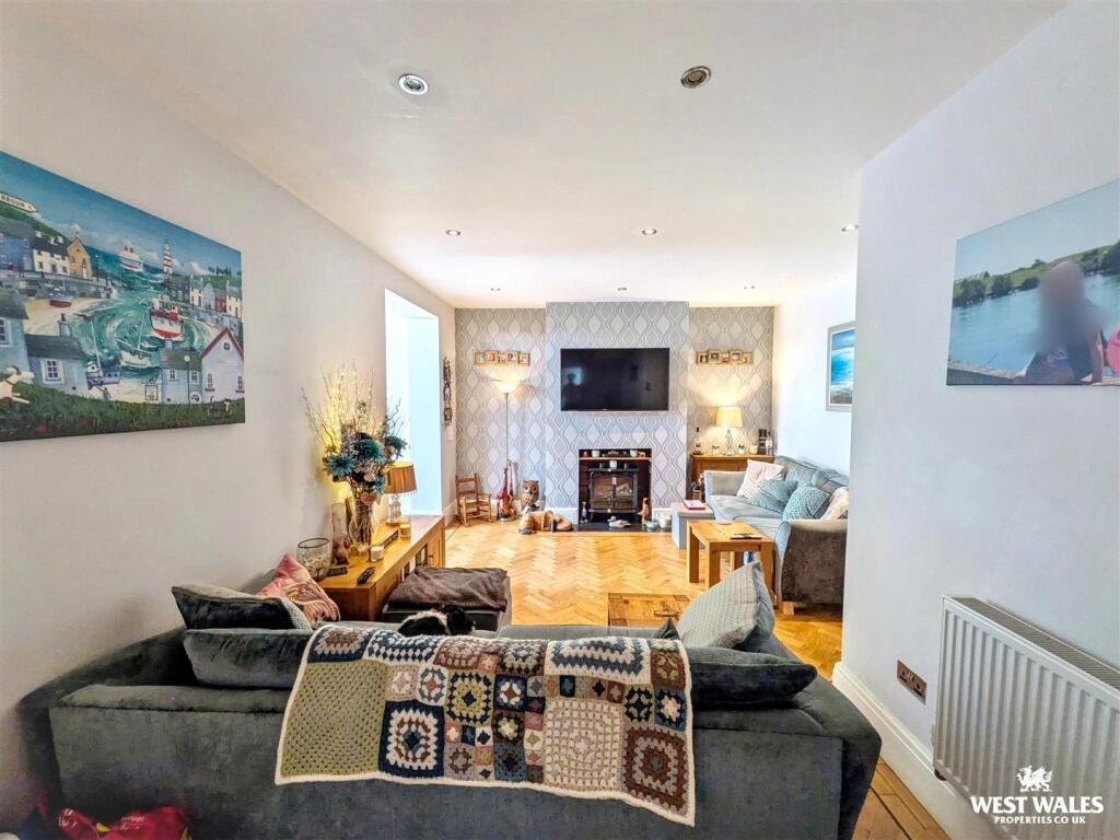 House in Swansea - More