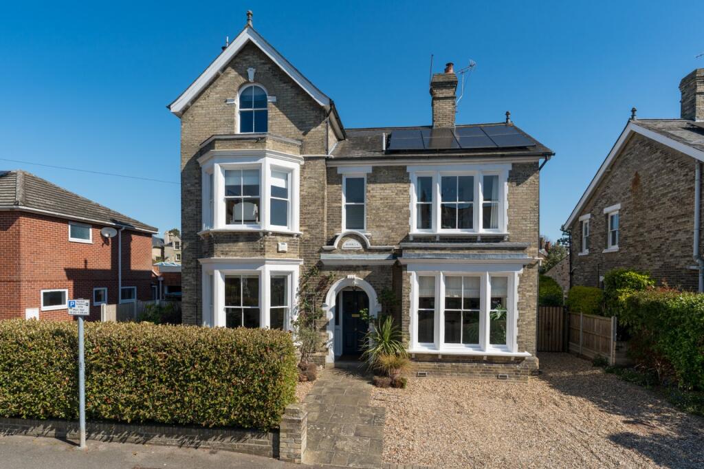 Main image of property: Inglis Road, Lexden, Colchester, Essex, CO3