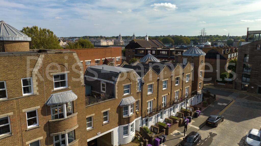 6 bedroom terraced house for rent