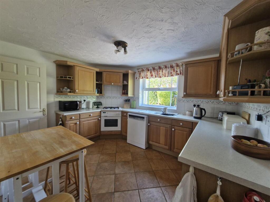 House in Lugwardine, Herefordshire - More