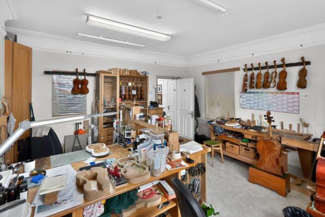 30 Queen Anne Street, London W1G 8HX