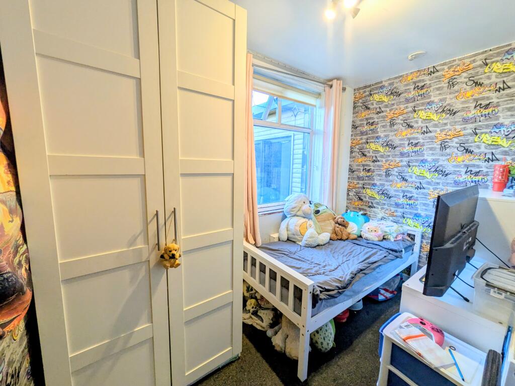 Additional image 15 of Wyke Crescent, Bradford, BD12