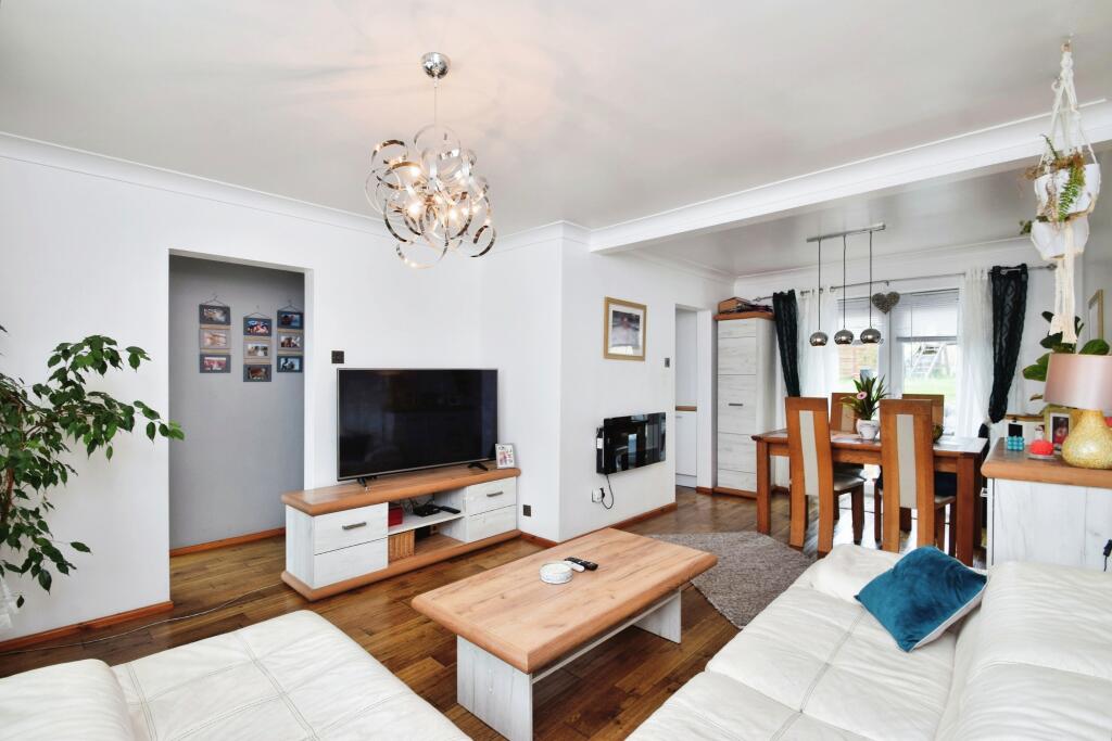 41, Bryngwyn Bach, Dafen, Llanelli, SA14 photo 3