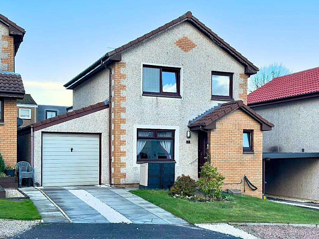 Main image of property: 8 Forbes Place, Arbroath, Angus, DD11 4JL