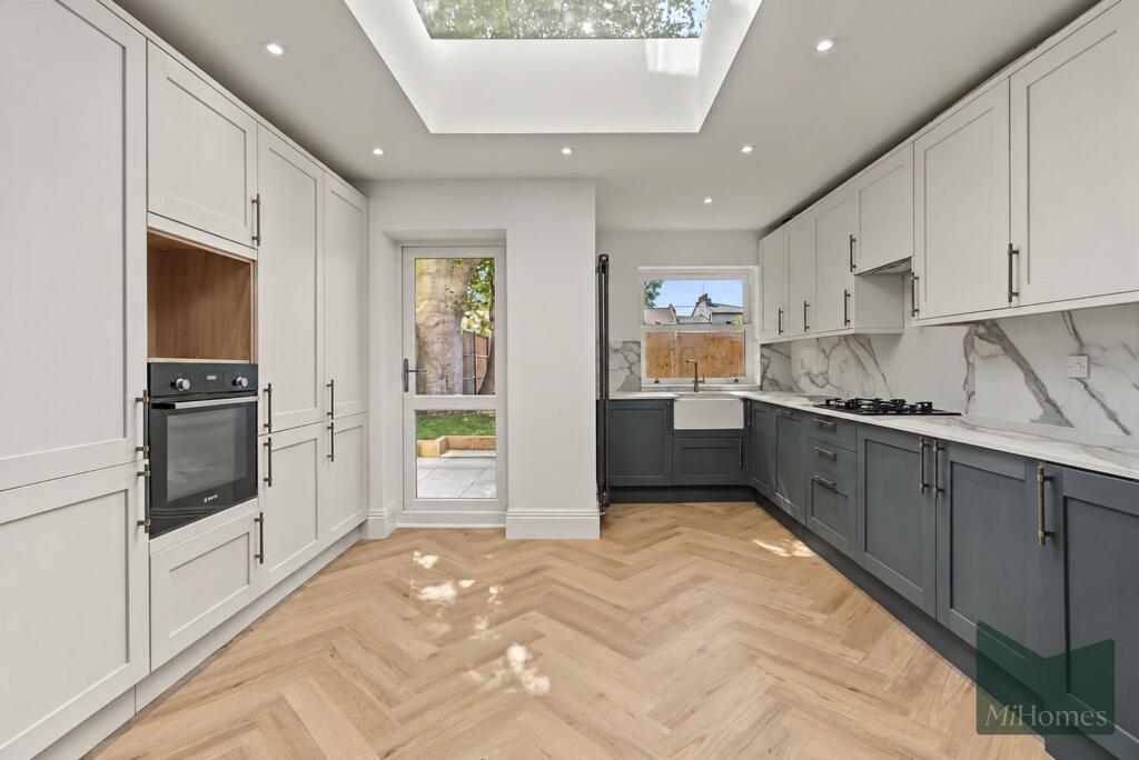 Apartment in London - View 3