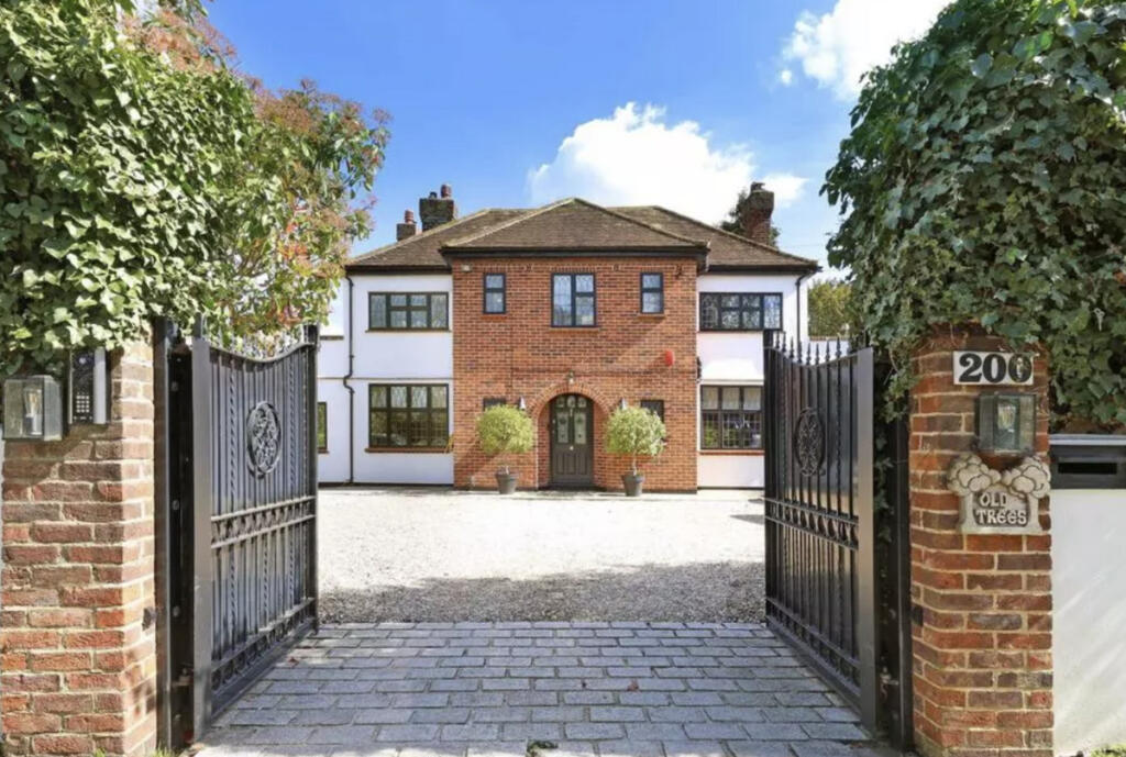 Main image of property: Lent Rise Road, Burnham, SL1