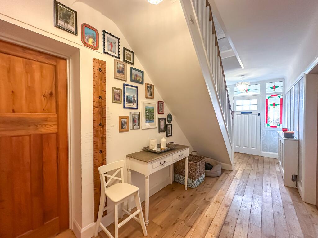 House in Wirral, Newton - More