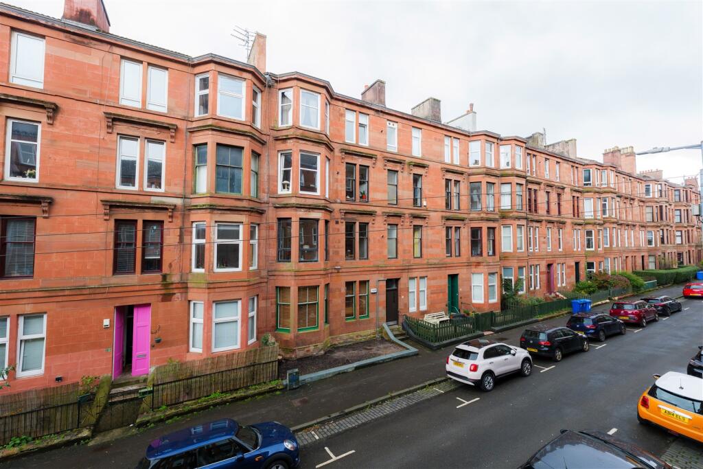 1-bed flat on Flat 2/2, 57 White Street, Partick, G11 5EQ, £175,000