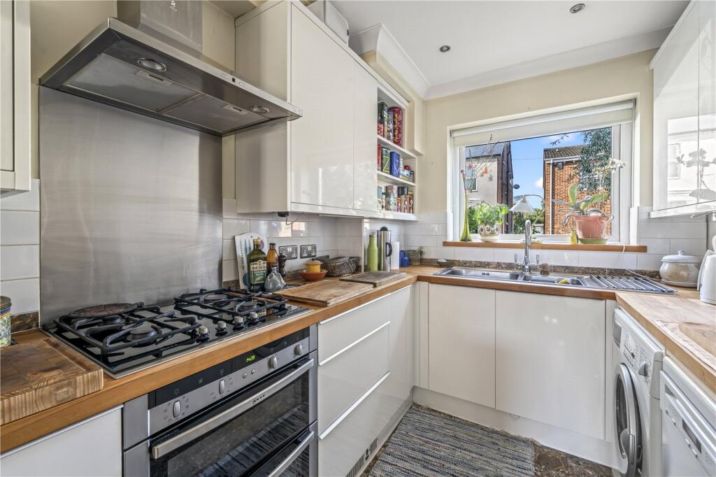 House in Twickenham - View 5