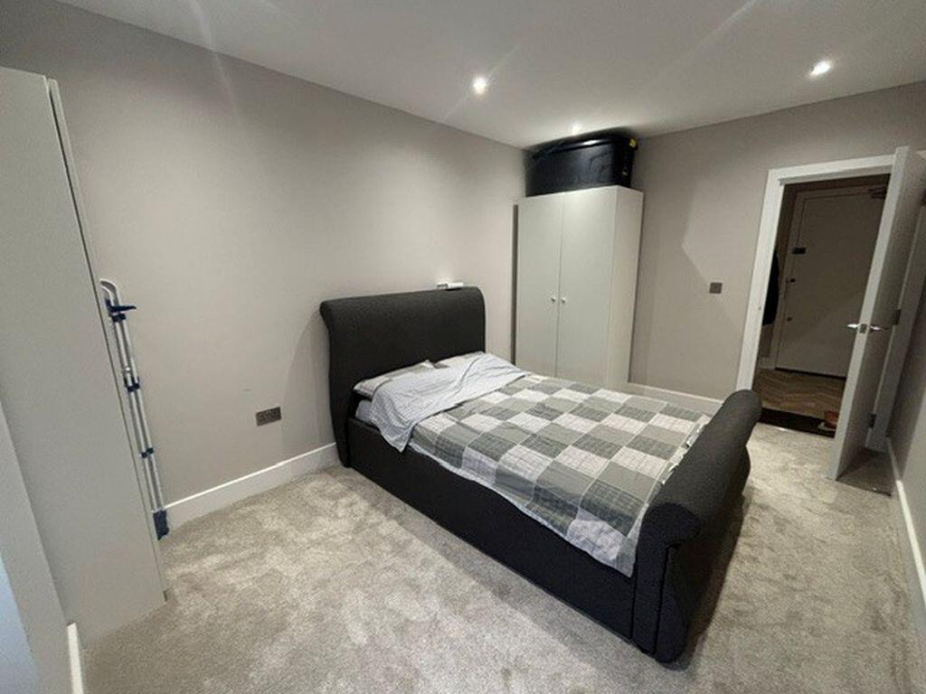Apartment in Reading - View 3