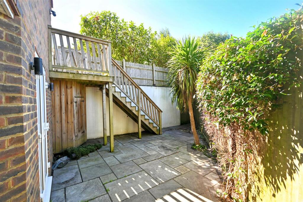 Kings Drive, Eastbourne photo 4