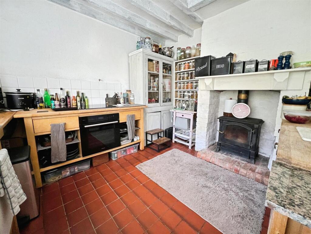 House in Sarn, Llancowrid, Kerry - View 5
