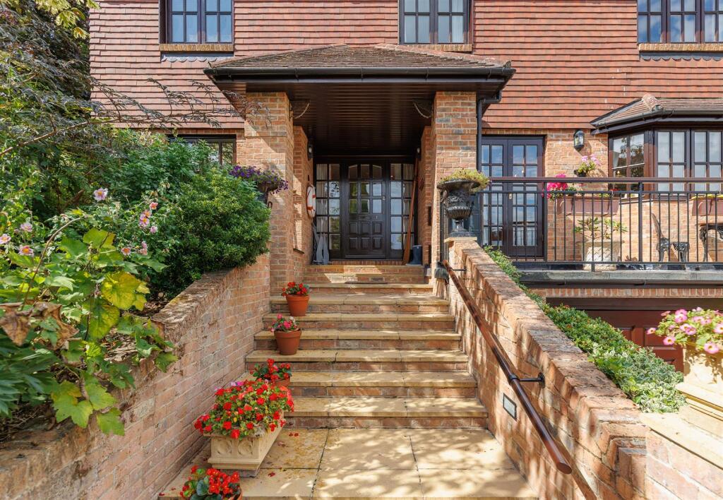 House in Portsmouth - View 5