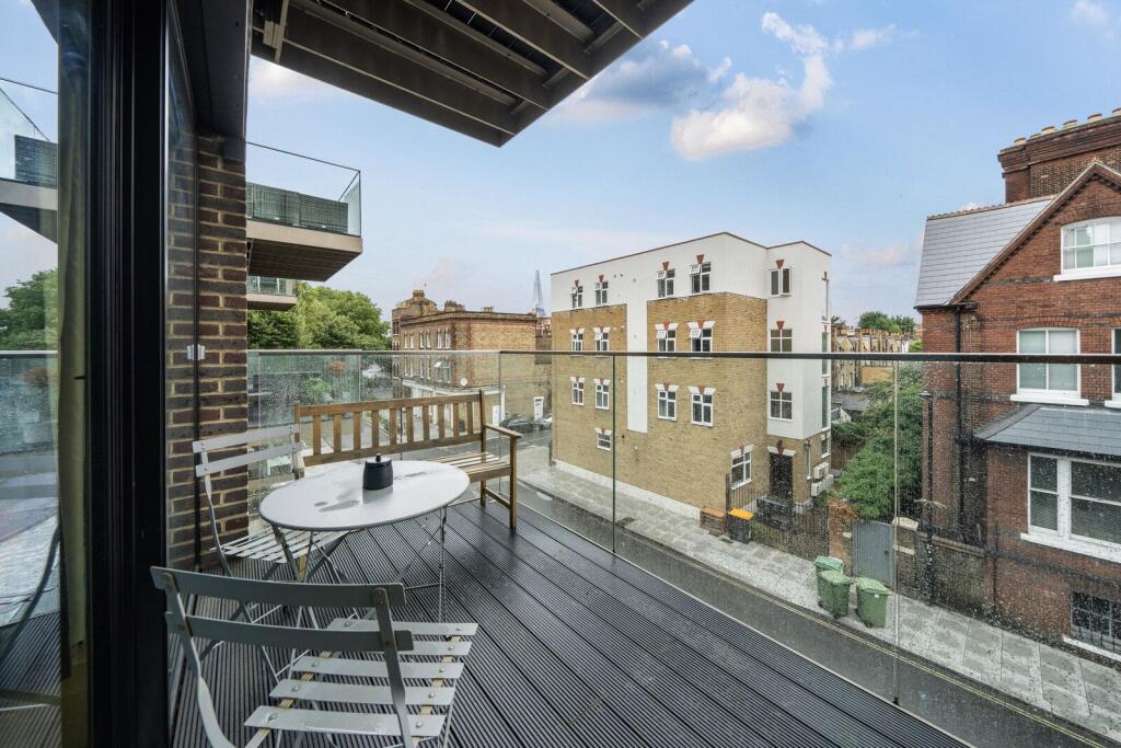 Apartment in London - More