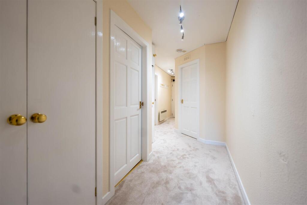 Apartment in Perth - More