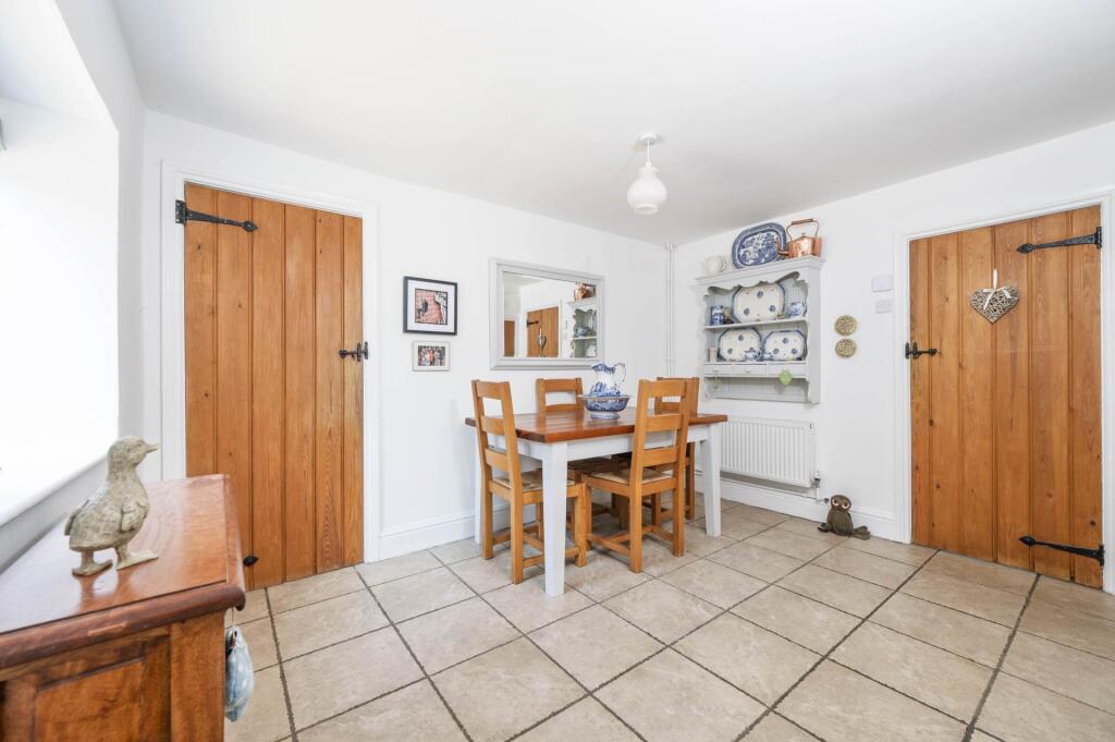 House in Stratford-on-Avon, Long Compton - More