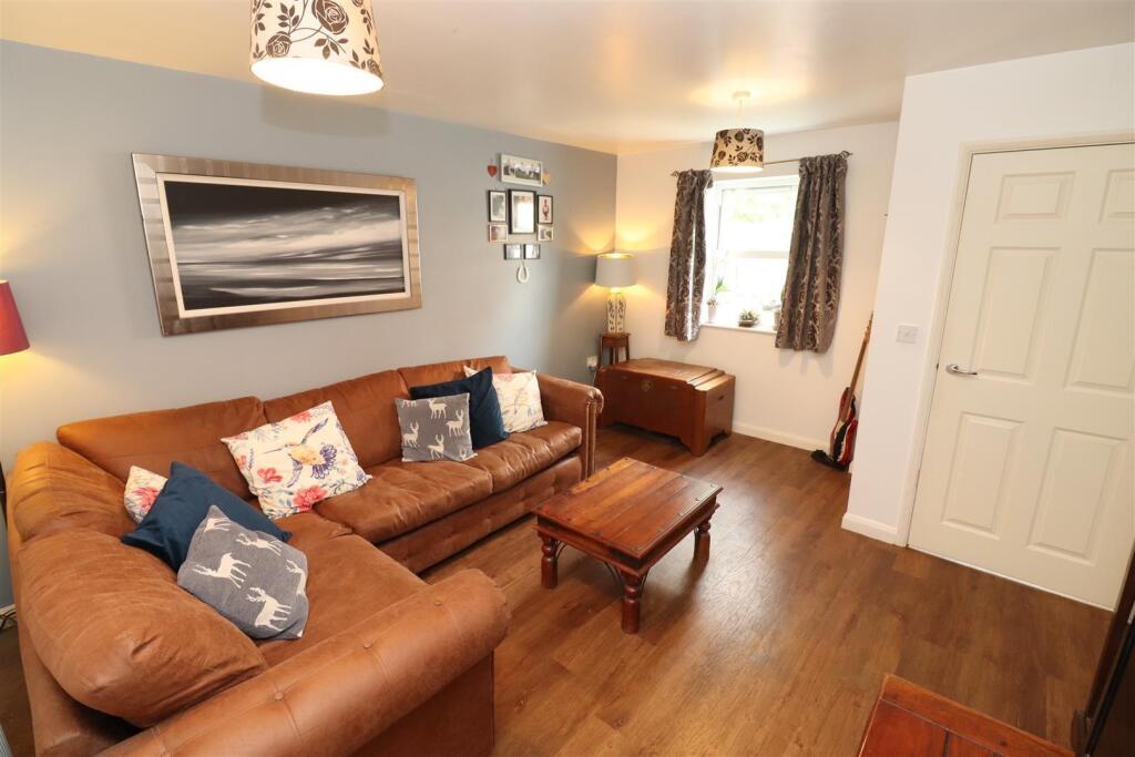 House in Rushden, North Northamptonshire - View 5