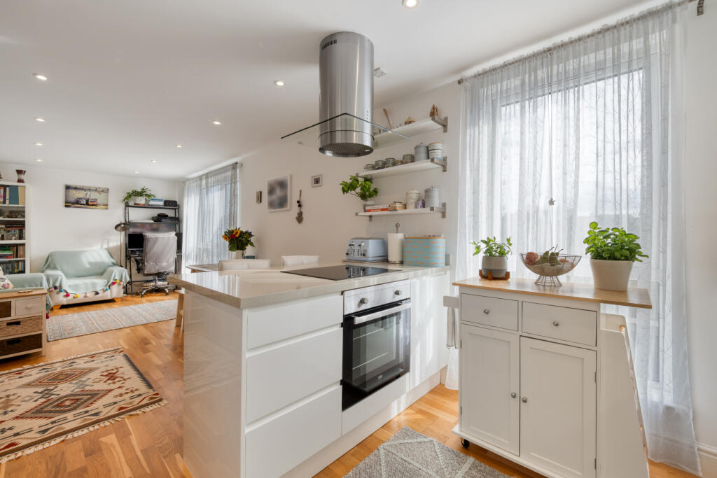 Apartment in Waverley, Witley and Milford - View 2