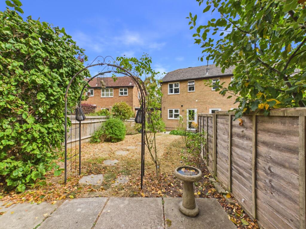 House in Haywards Heath, Franklands Village - More