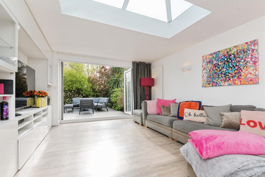 Campernell Close, Brightlingsea, Colchester - View 3