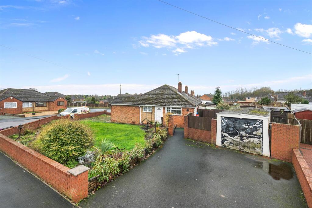 Eaton Crescent, St. Georges, Telford. photo 2