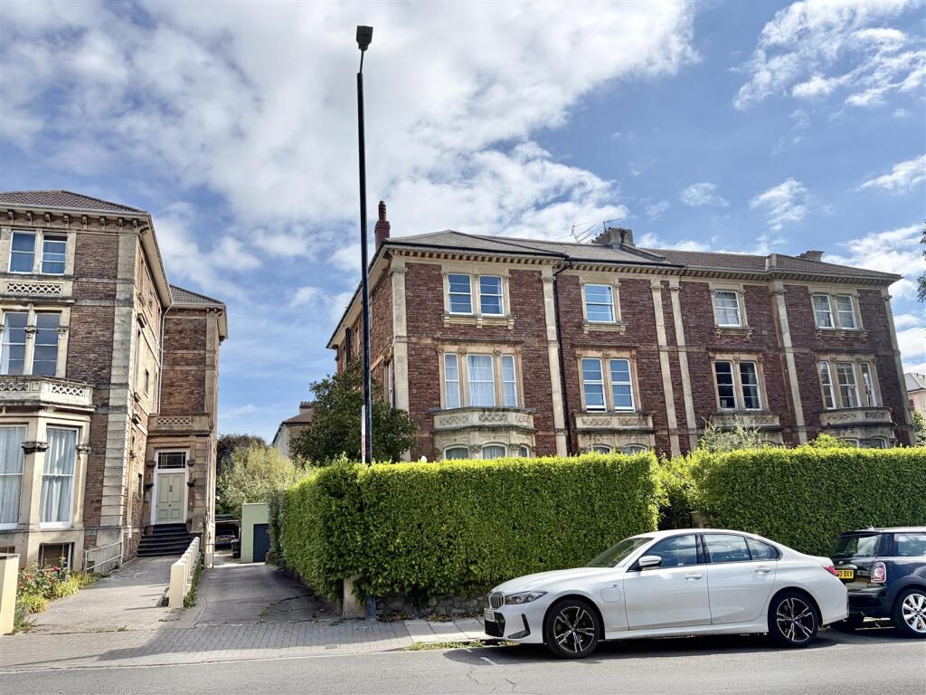 Apartment in Bristol - View 2