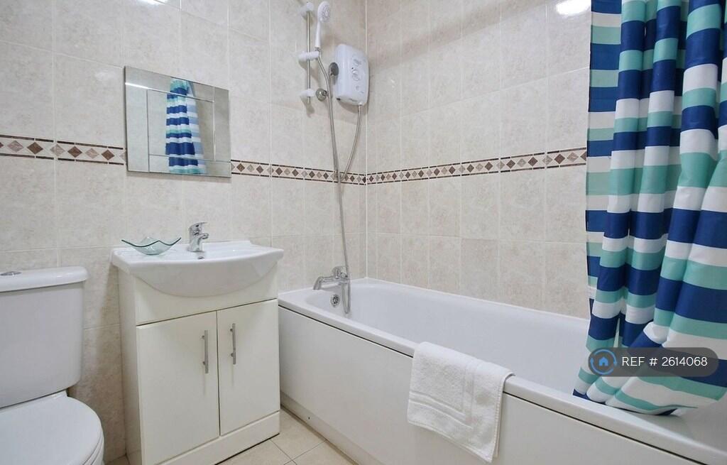 House in Twickenham - View 5