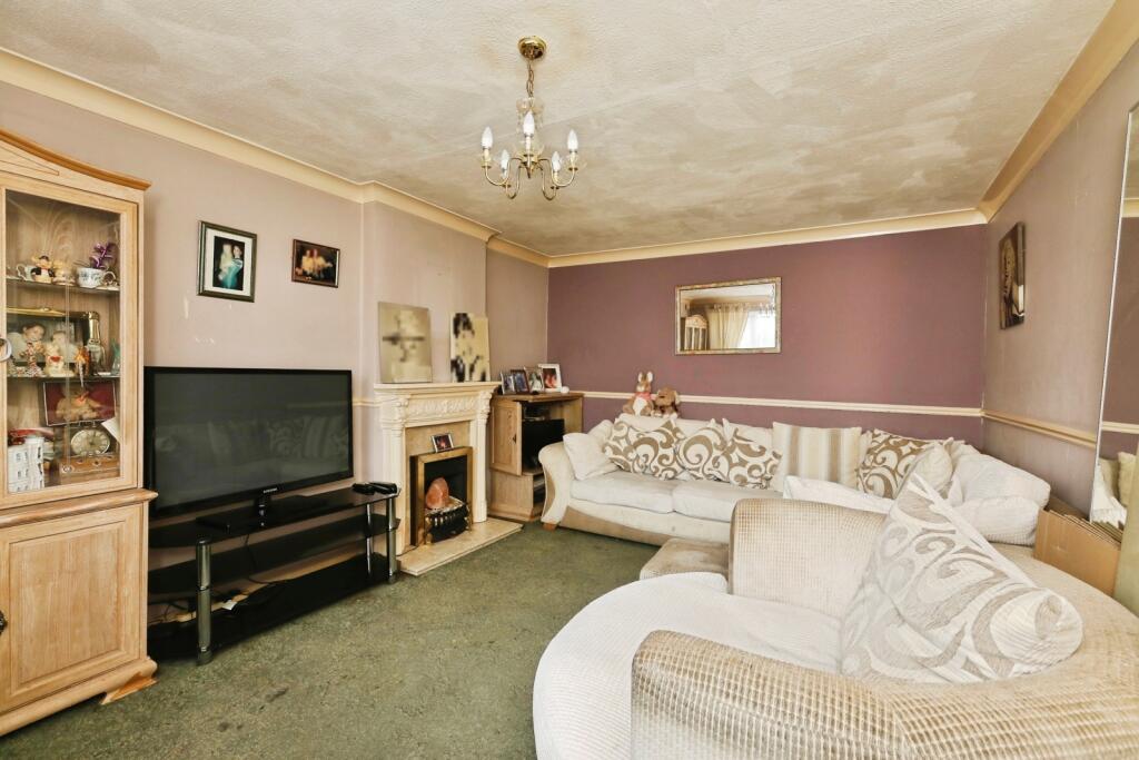 Woodsetts Road, North Anston, Sheffield, South Yorkshire, S25 photo 4