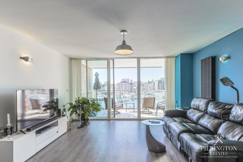 Apartment in Plymouth, Barbican - View 3