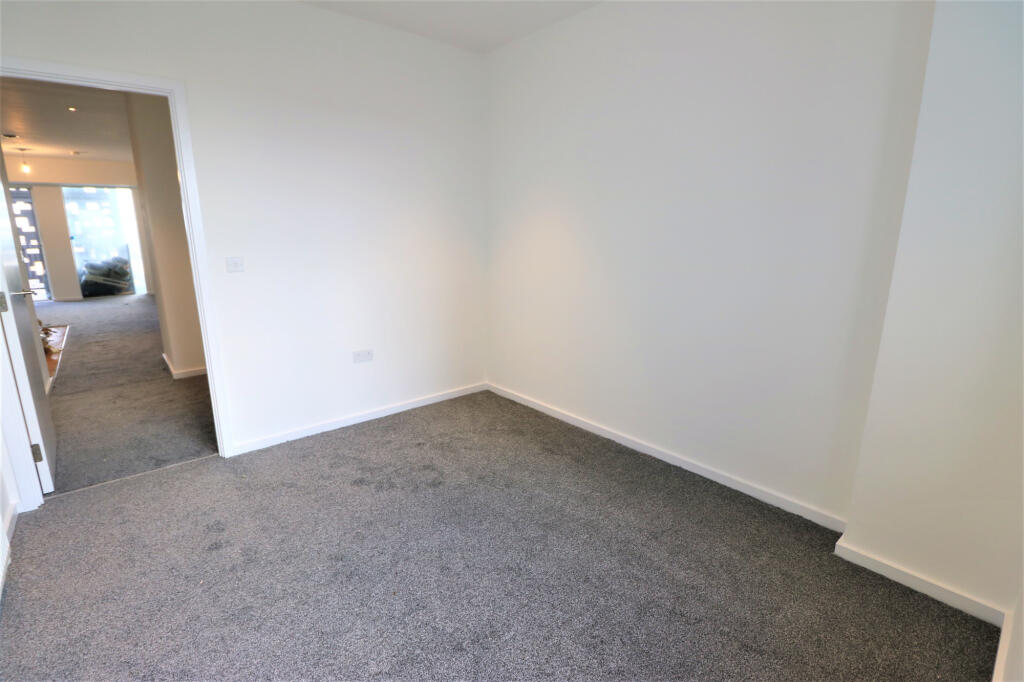 Apartment in London, Newbury Park - More