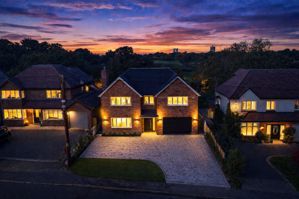 Additional image 36 of New Road, B47