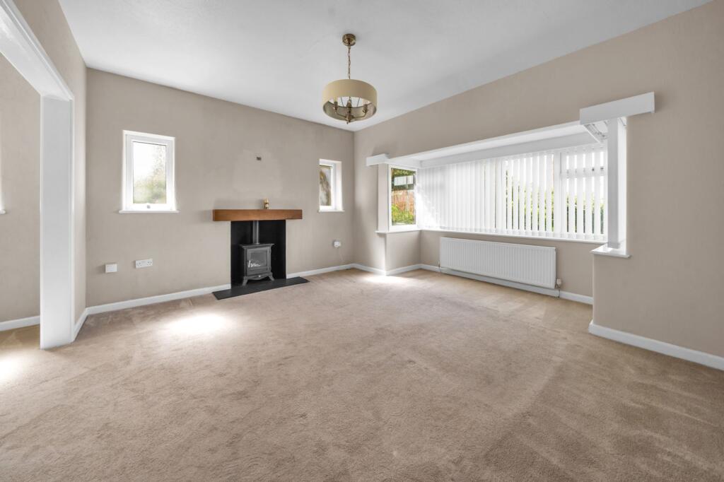 Larchway, Bramhall, SK7 photo 4