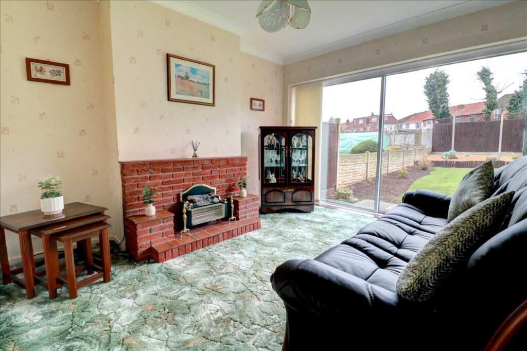 Colebridge Crescent, Coleshill photo 3