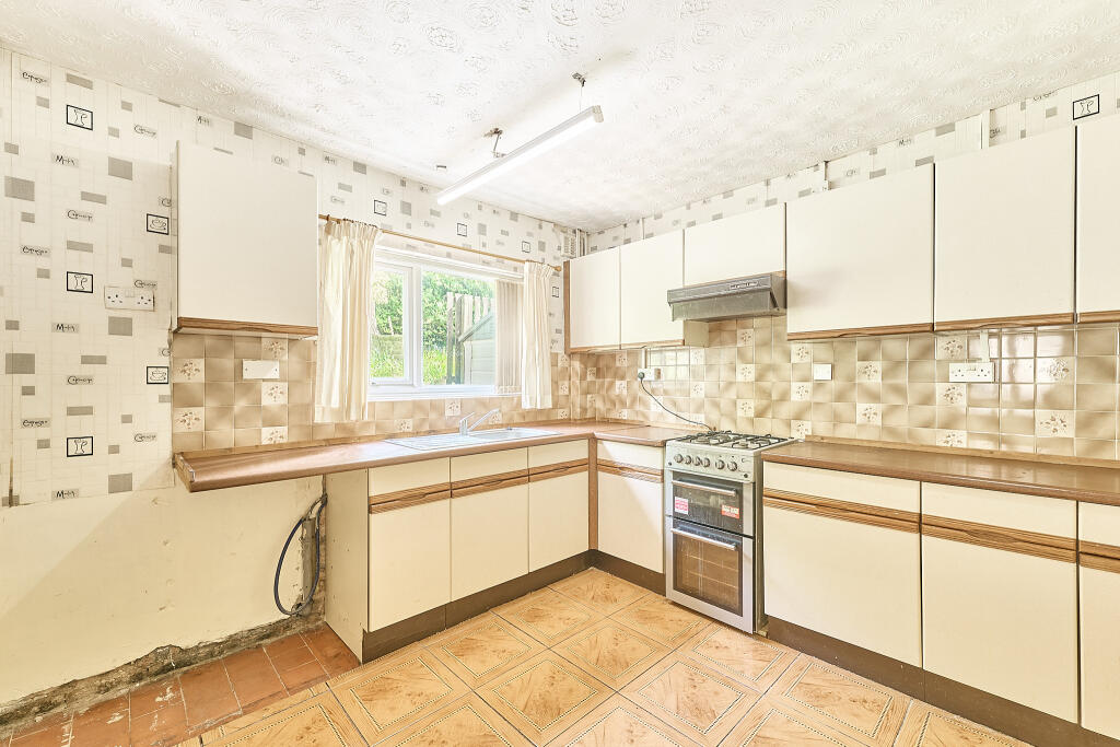 House in Stoke-on-Trent, Ball Green - More