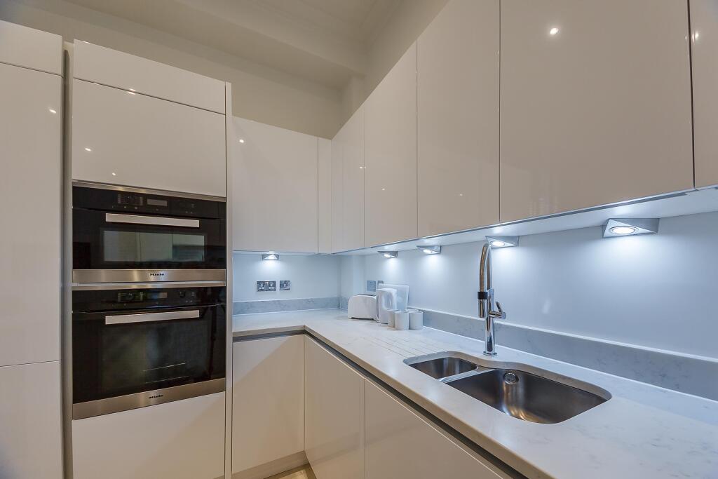 Apartment in London - View 5