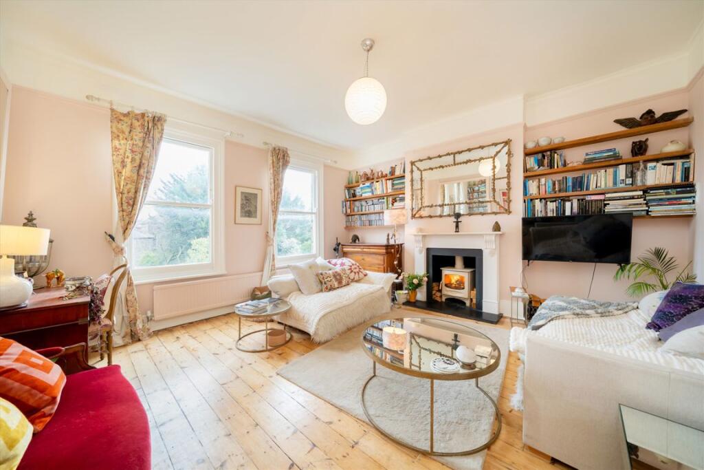 Apartment in London - View 2
