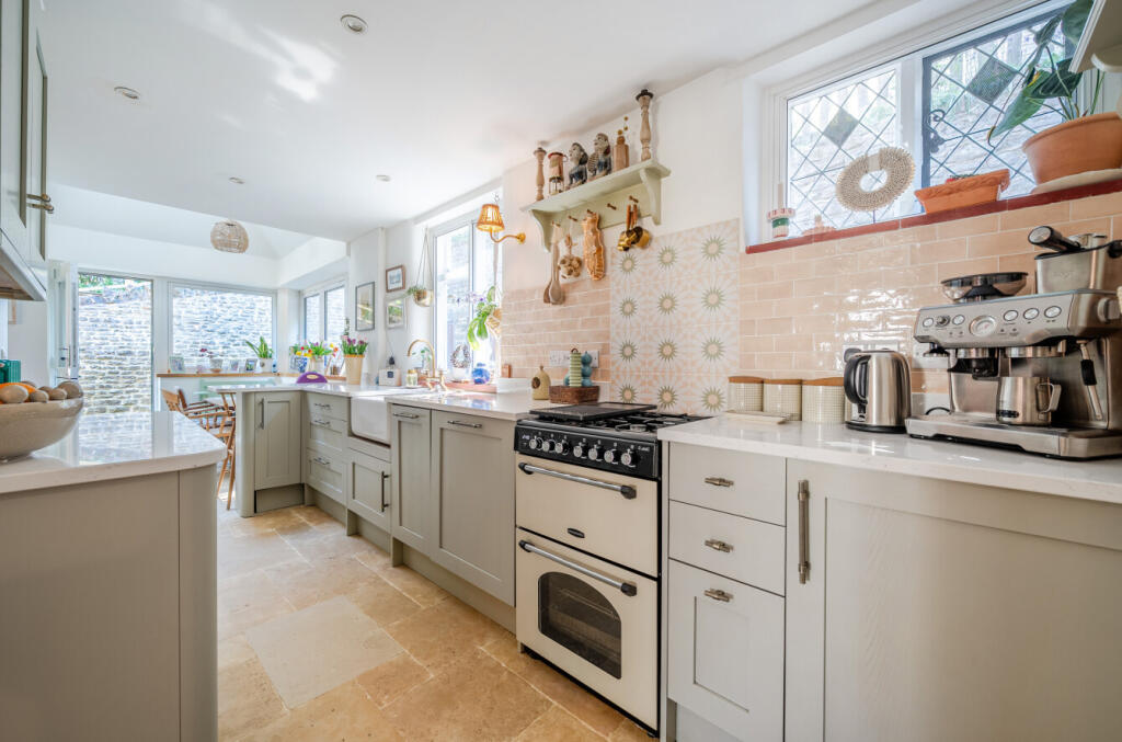 Brighton Road, Godalming, Surrey, GU7 photo 3