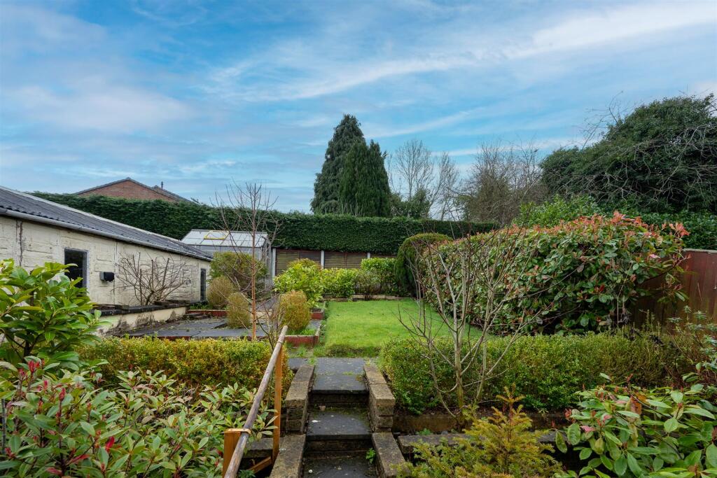 Statham Avenue, Lymm photo 2